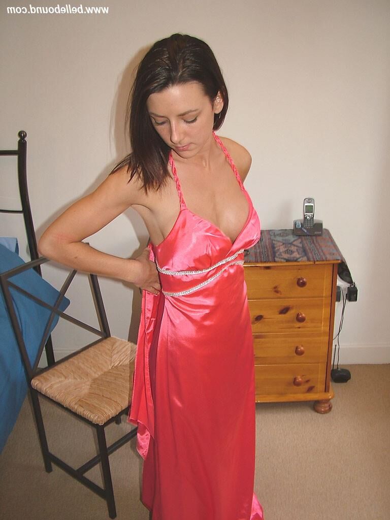 Sabrina amarrada de vestido