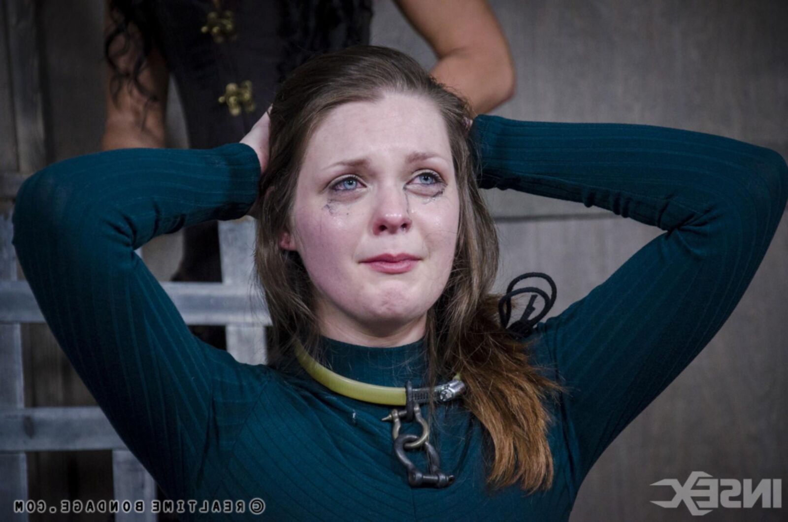 Modèle de bondage Nora Riley