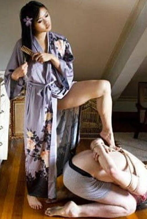 完全なコントロールの女性