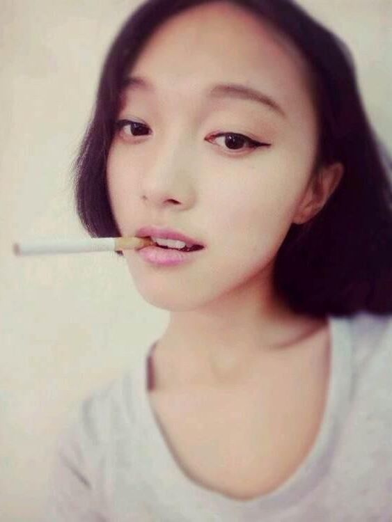 She smoker 