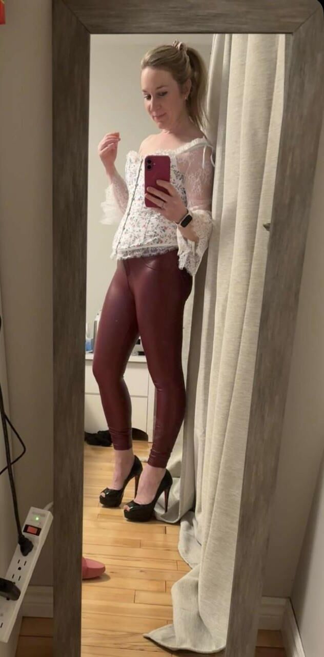 Leather and latex webslut 