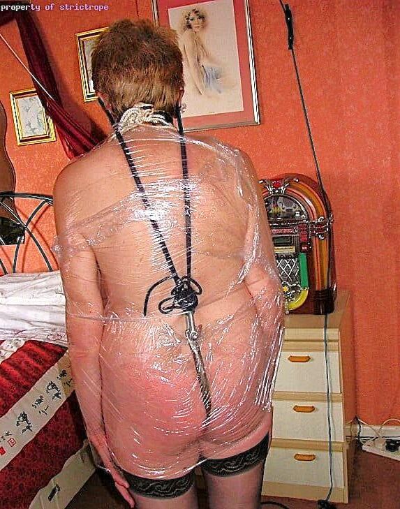 SlaveWife playtime