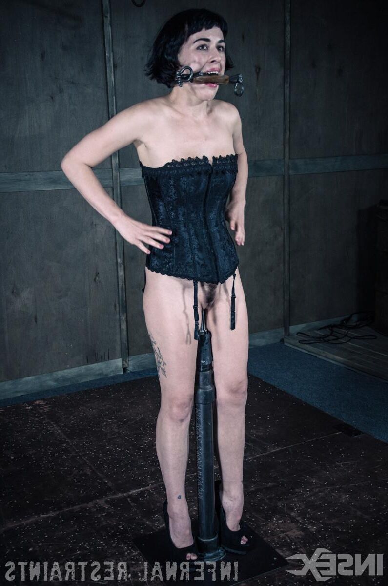 Olivenglas -Bondage -Modell