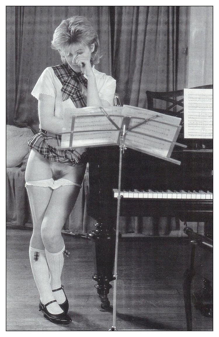 Retro Spanking Uniform Girls issue (complete)