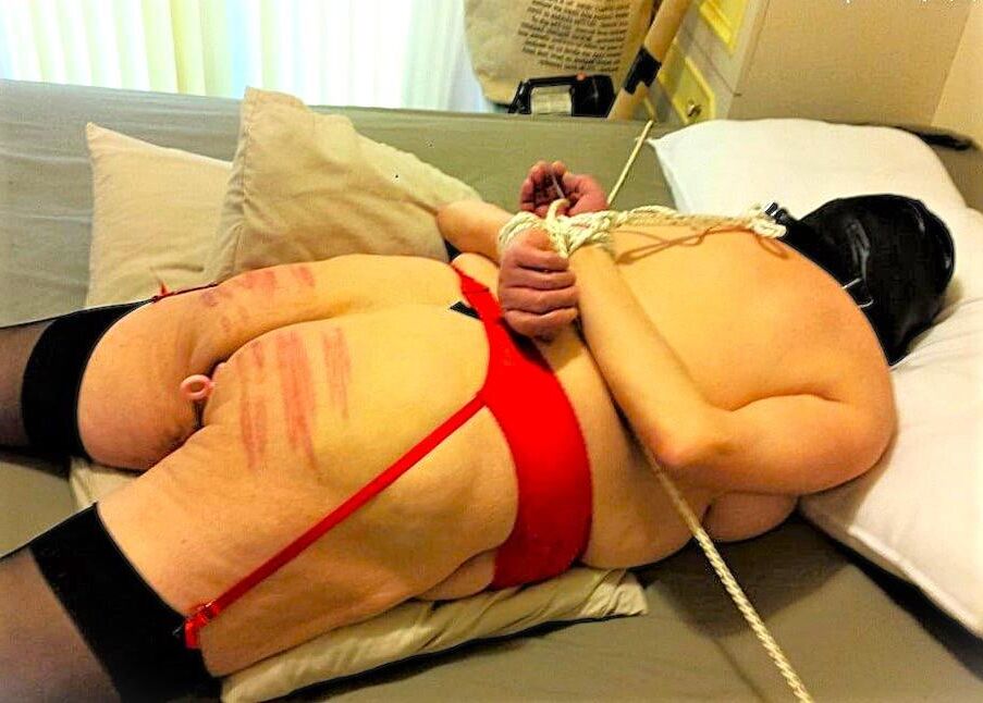 SlaveWife playtime