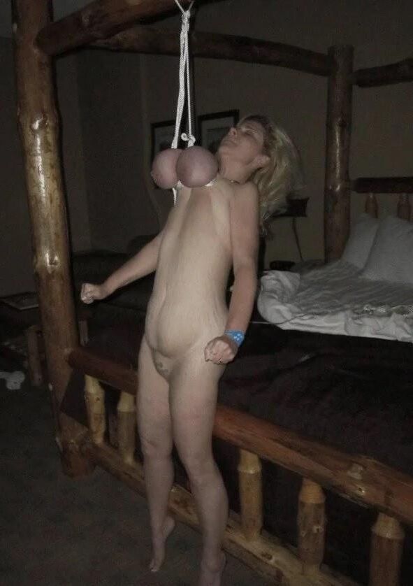 Submissive Blonde Girls 