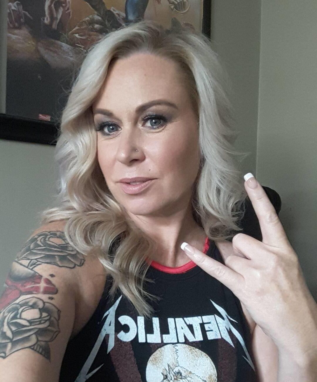 Please tie me to her MILF Edition XI